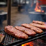 Herencia culinaria argentina con asado tradicional